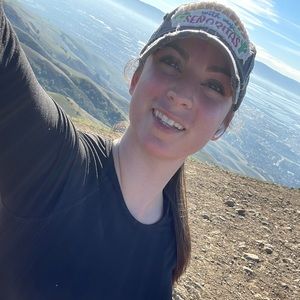 Meet your Posher, Cassandra